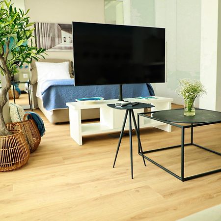 Renovated Apartment With Roof Garden Access, 15 M Walk To Acropolis Афины Экстерьер фото