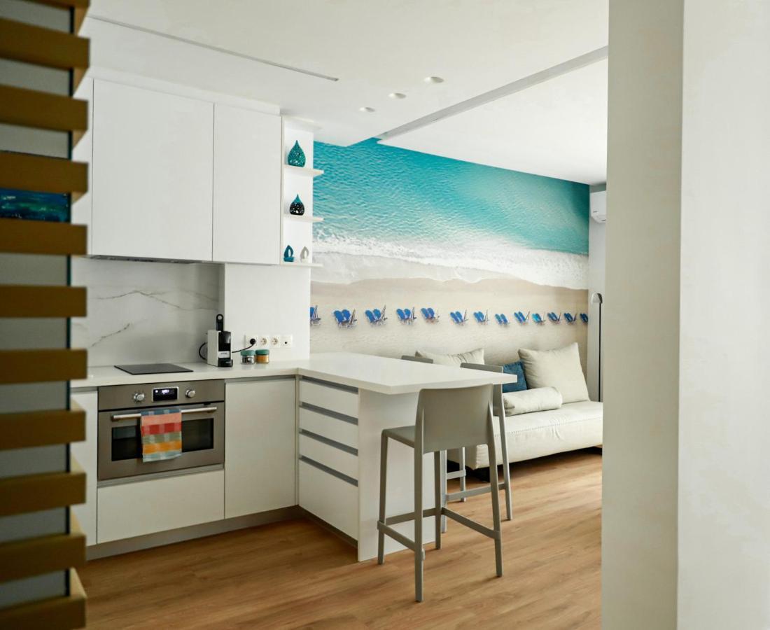 Renovated Apartment With Roof Garden Access, 15 M Walk To Acropolis Афины Экстерьер фото