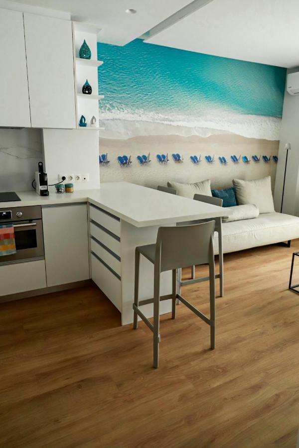 Renovated Apartment With Roof Garden Access, 15 M Walk To Acropolis Афины Экстерьер фото