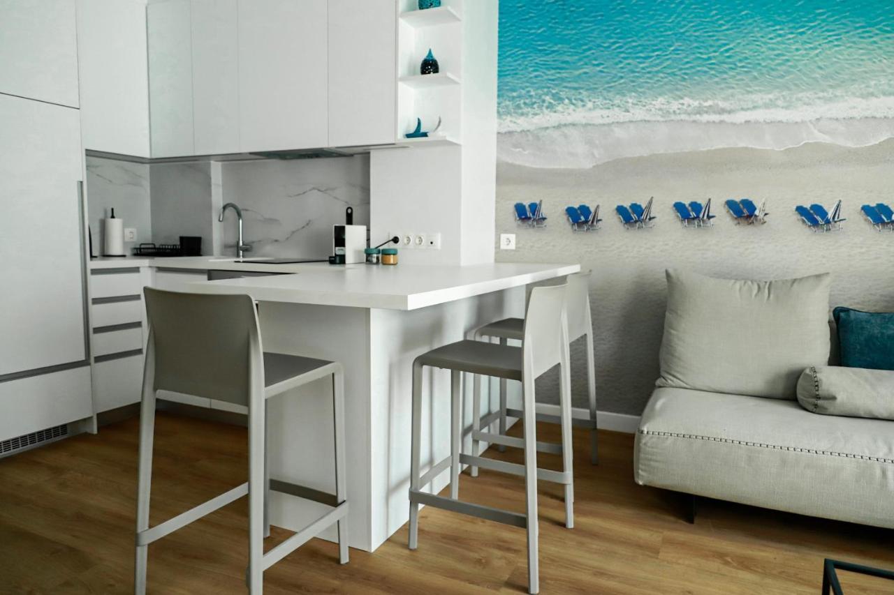 Renovated Apartment With Roof Garden Access, 15 M Walk To Acropolis Афины Экстерьер фото