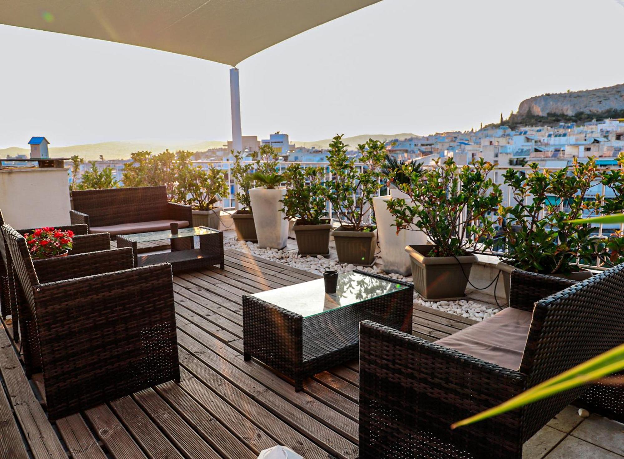 Renovated Apartment With Roof Garden Access, 15 M Walk To Acropolis Афины Экстерьер фото