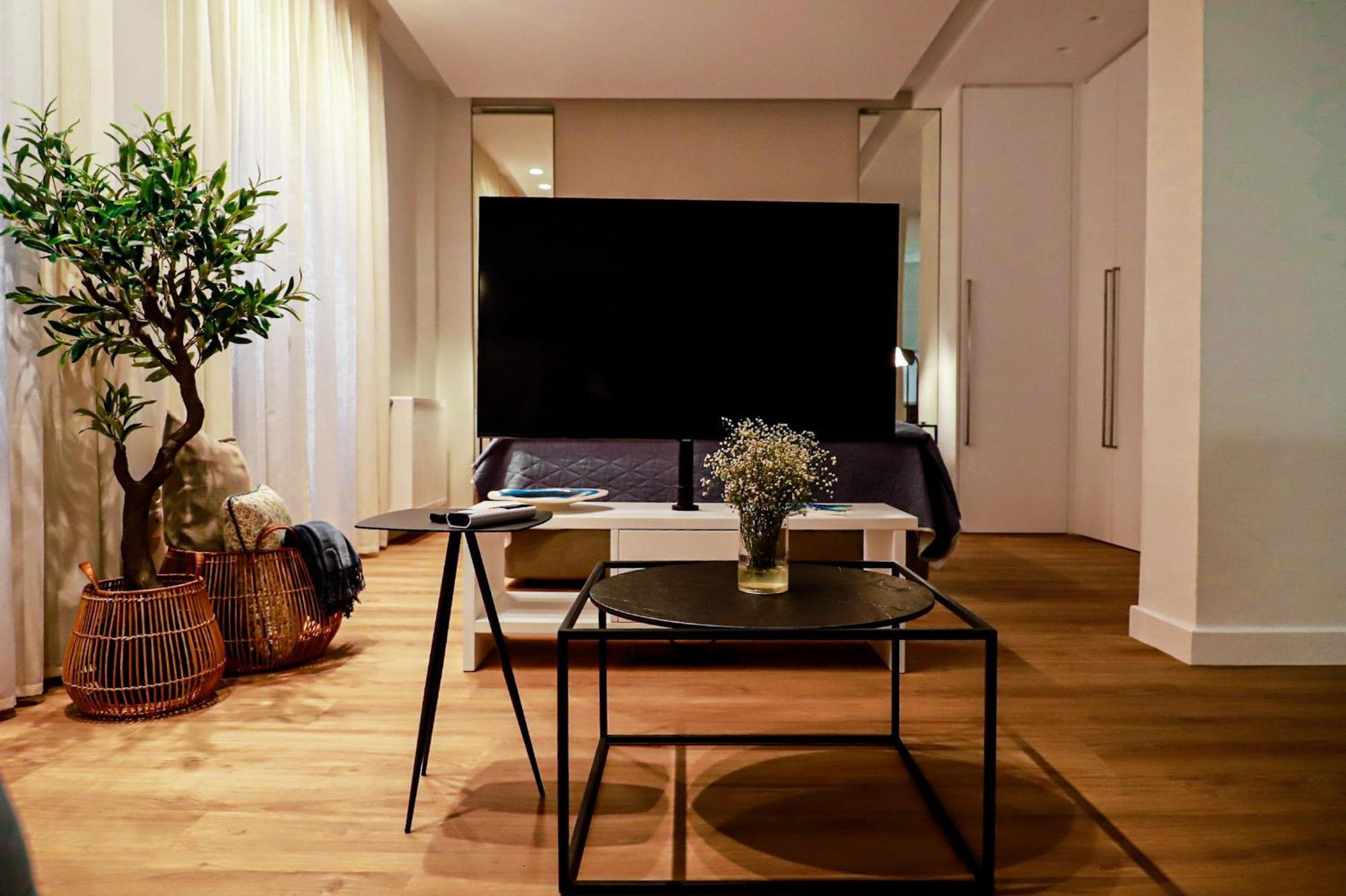 Renovated Apartment With Roof Garden Access, 15 M Walk To Acropolis Афины Экстерьер фото