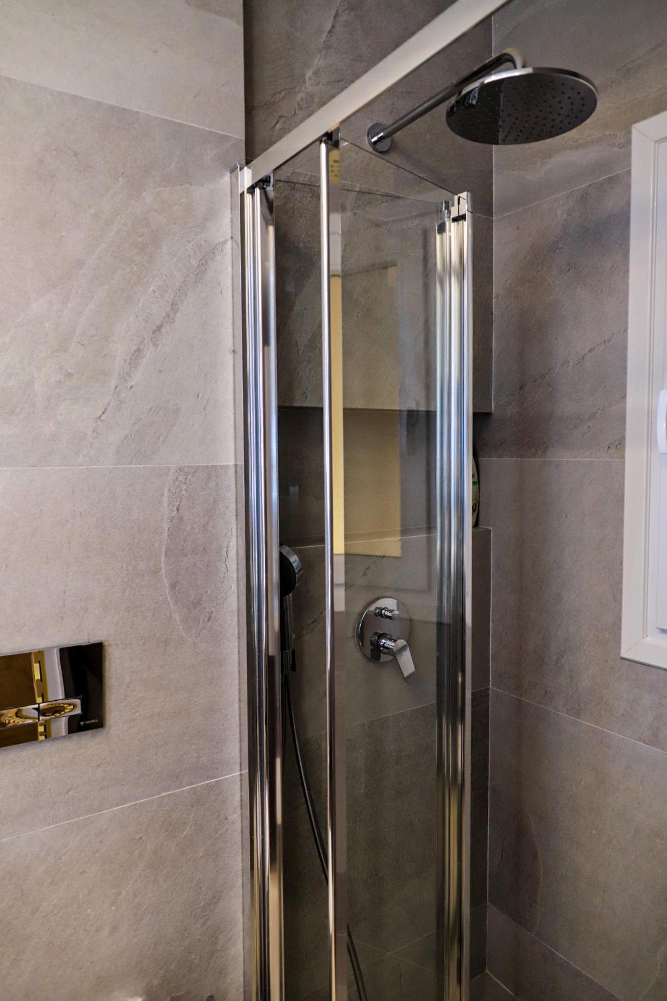 Renovated Apartment With Roof Garden Access, 15 M Walk To Acropolis Афины Экстерьер фото