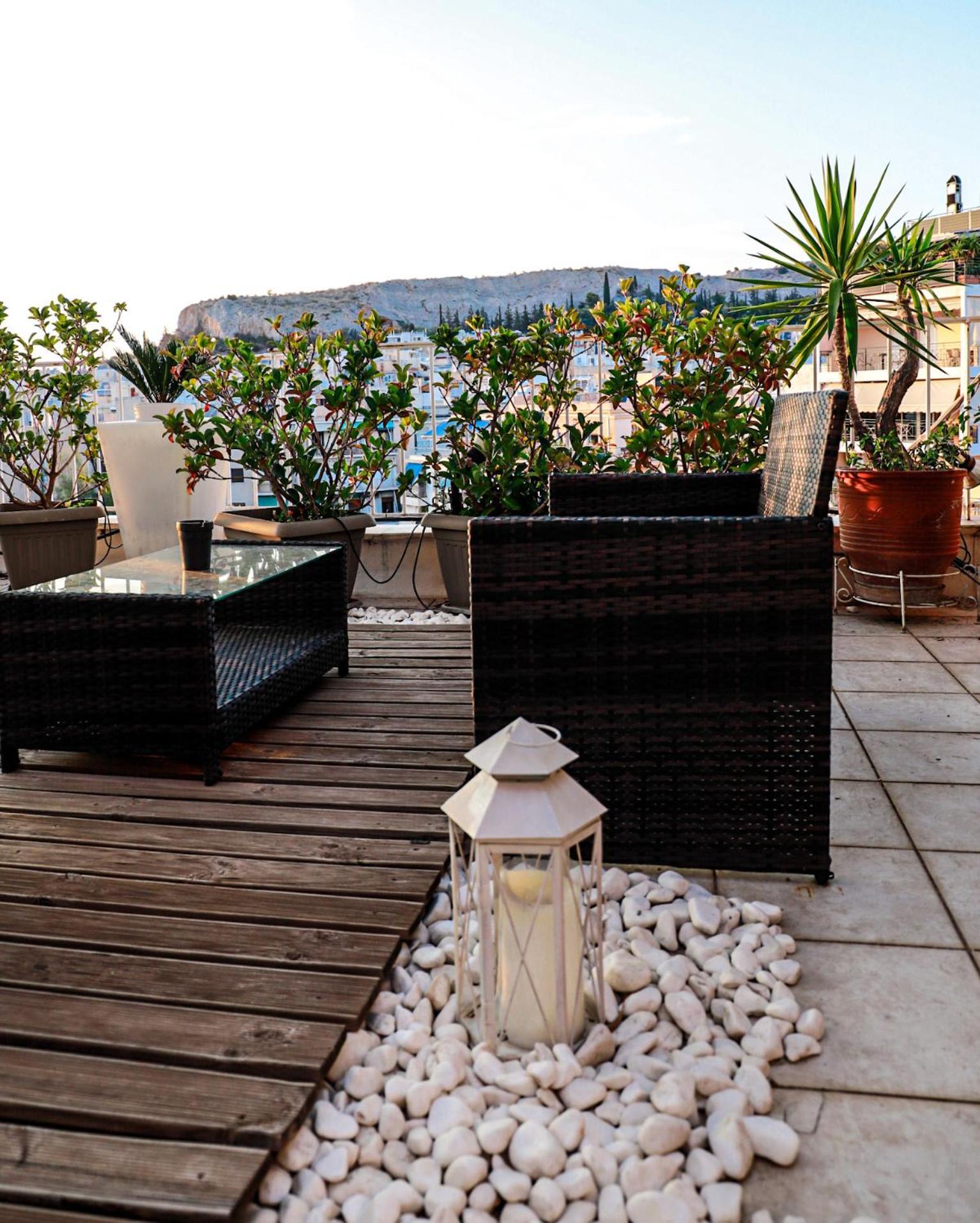 Renovated Apartment With Roof Garden Access, 15 M Walk To Acropolis Афины Экстерьер фото